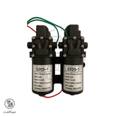 نمای نزدیک از پمپهای دوقلو در سمپاش شارژی FST، مناسب برای افزایش فشار و دبی خروجی محلول در مصارف کشاورزی